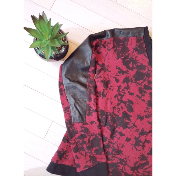 $5•ADD•ON• Volcom | Splattered Print Sweater - Picture 4 of 5